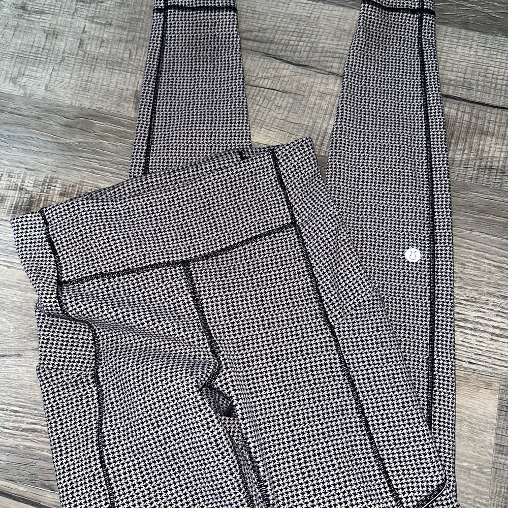 Lululemon Speed Up Tight Full-On Luxtreme 28”
